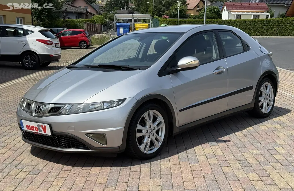 HONDA CIVIC VIII 1.8 i-VTEC 103kW-2011-122.274KM-